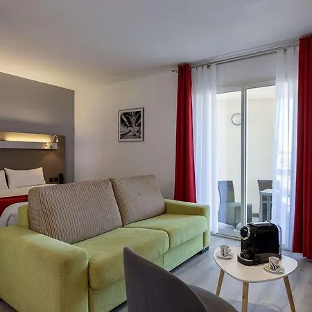 Hotel The Originals City, Les Domes, Perpignan Sud Saleilles
